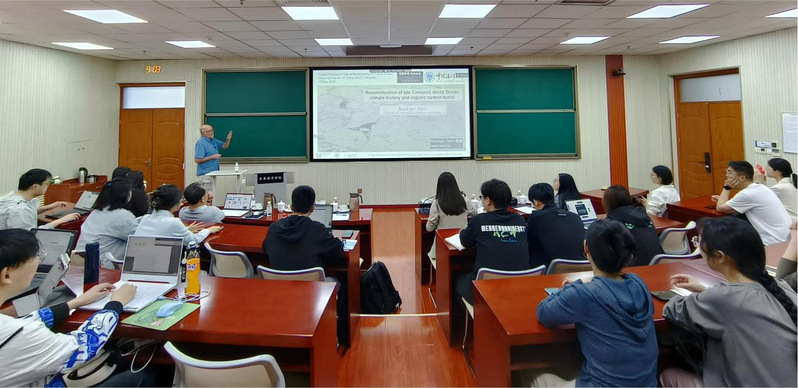 Prof. Ruediger Stein was invited to Future Ocean Forum